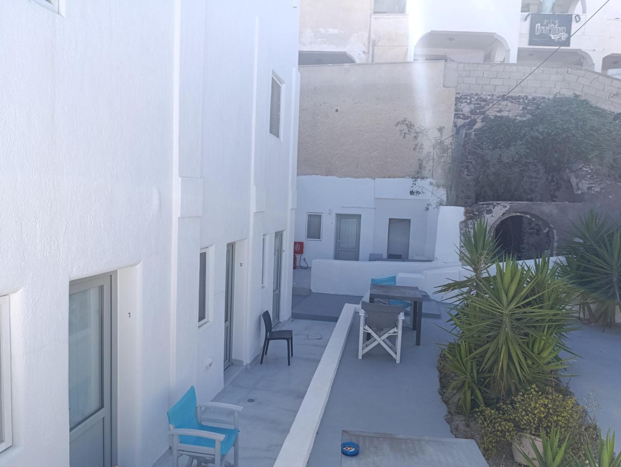 Fira Eco Center Rooms Exteriér fotografie
